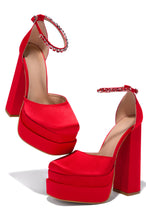 GIGI Platform Heels - Red